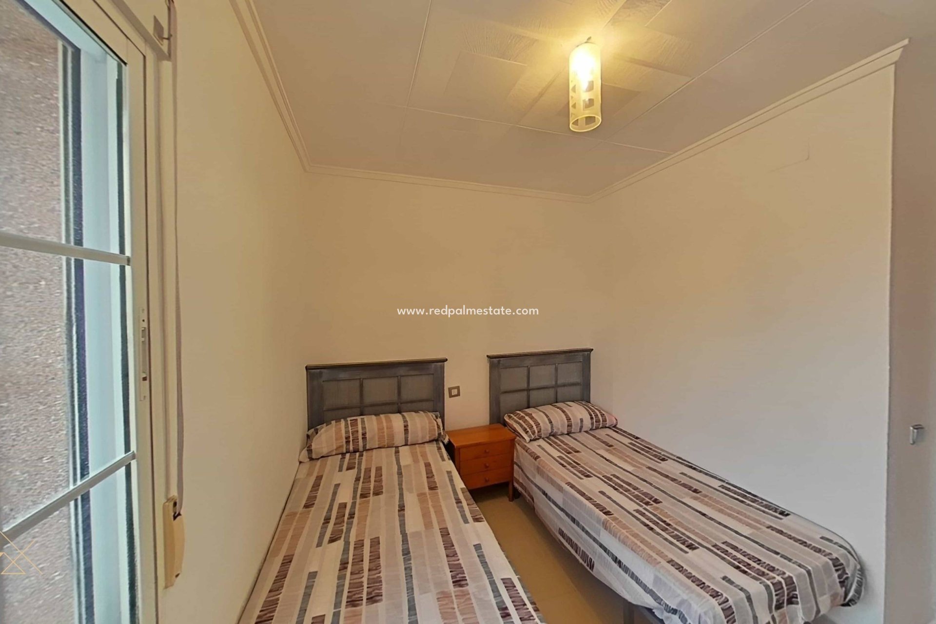 Återförsäljning - Villa -
Torrevieja - La Siesta - El Salado -  Torreta