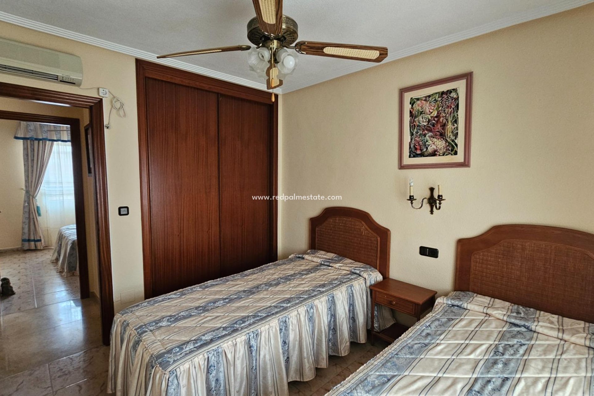 Återförsäljning - Villa -
Torrevieja - La Siesta - El Salado -  Torreta