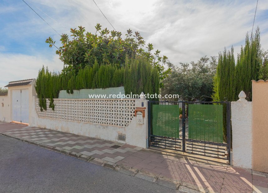 Återförsäljning - Villa -
Torrevieja - La Siesta - El Salado -  Torreta
