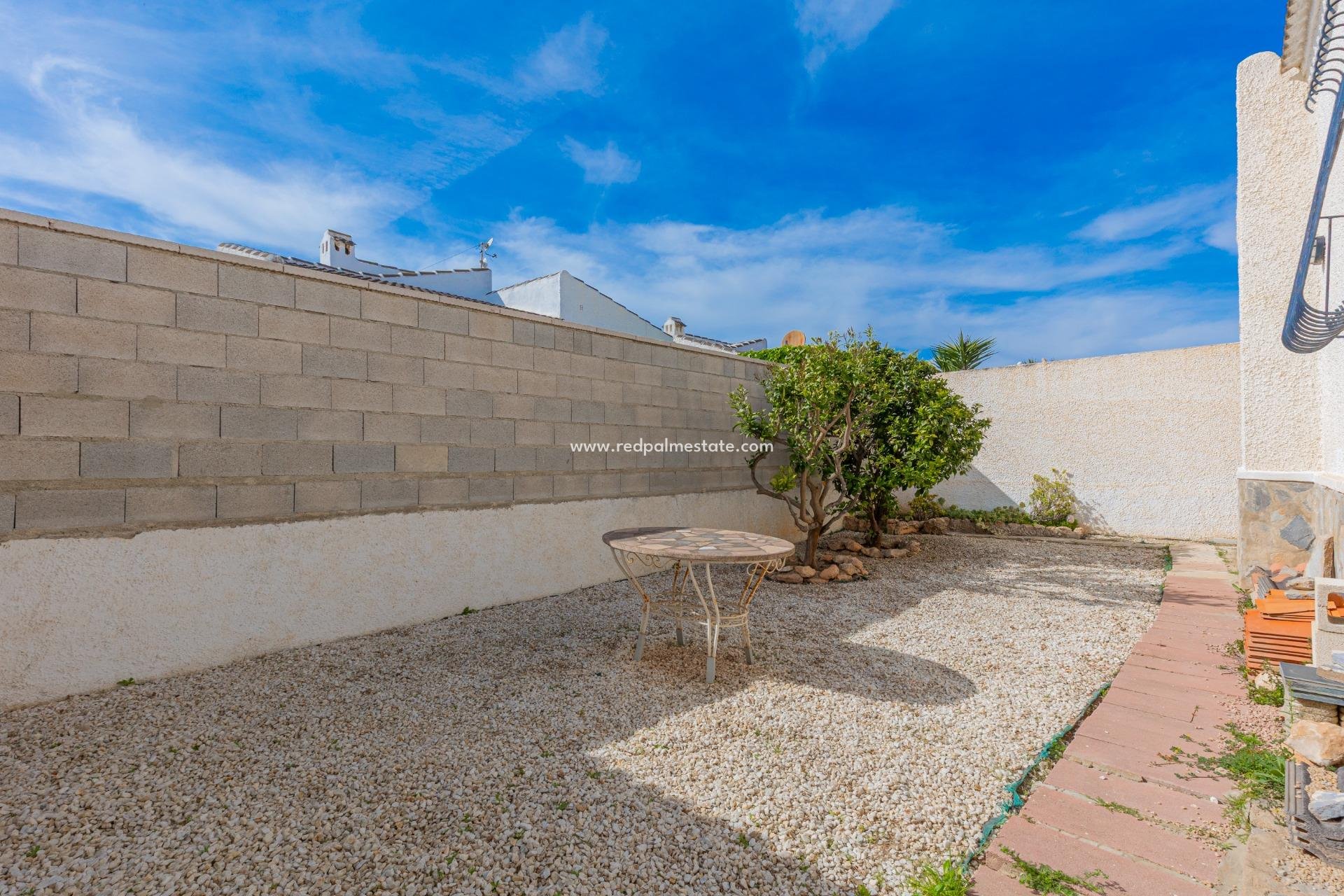 Återförsäljning - Villa -
Torrevieja - La Siesta - El Salado -  Torreta