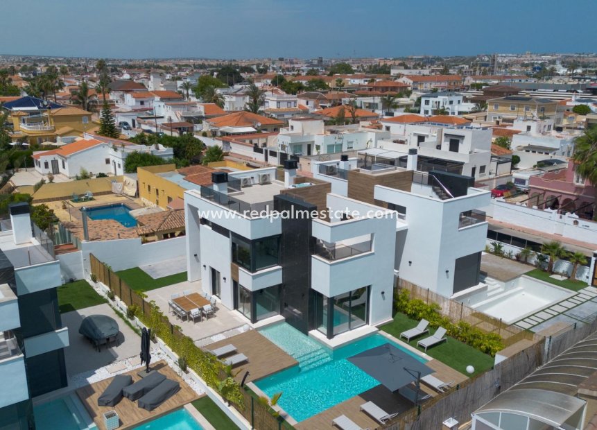 Återförsäljning - Villa -
Torrevieja - La Siesta - El Salado - Torreta