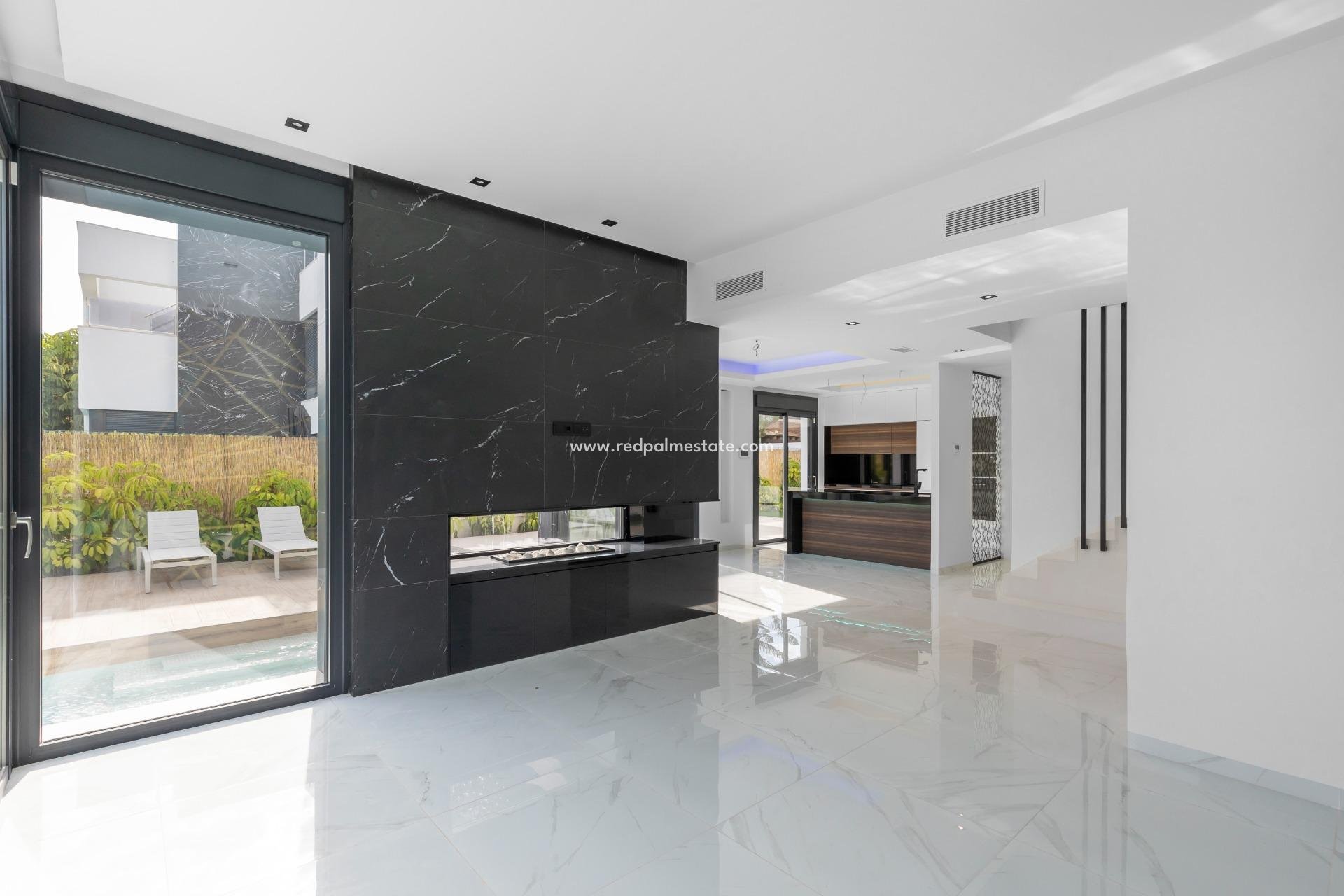 Återförsäljning - Villa -
Torrevieja - La Siesta - El Salado - Torreta