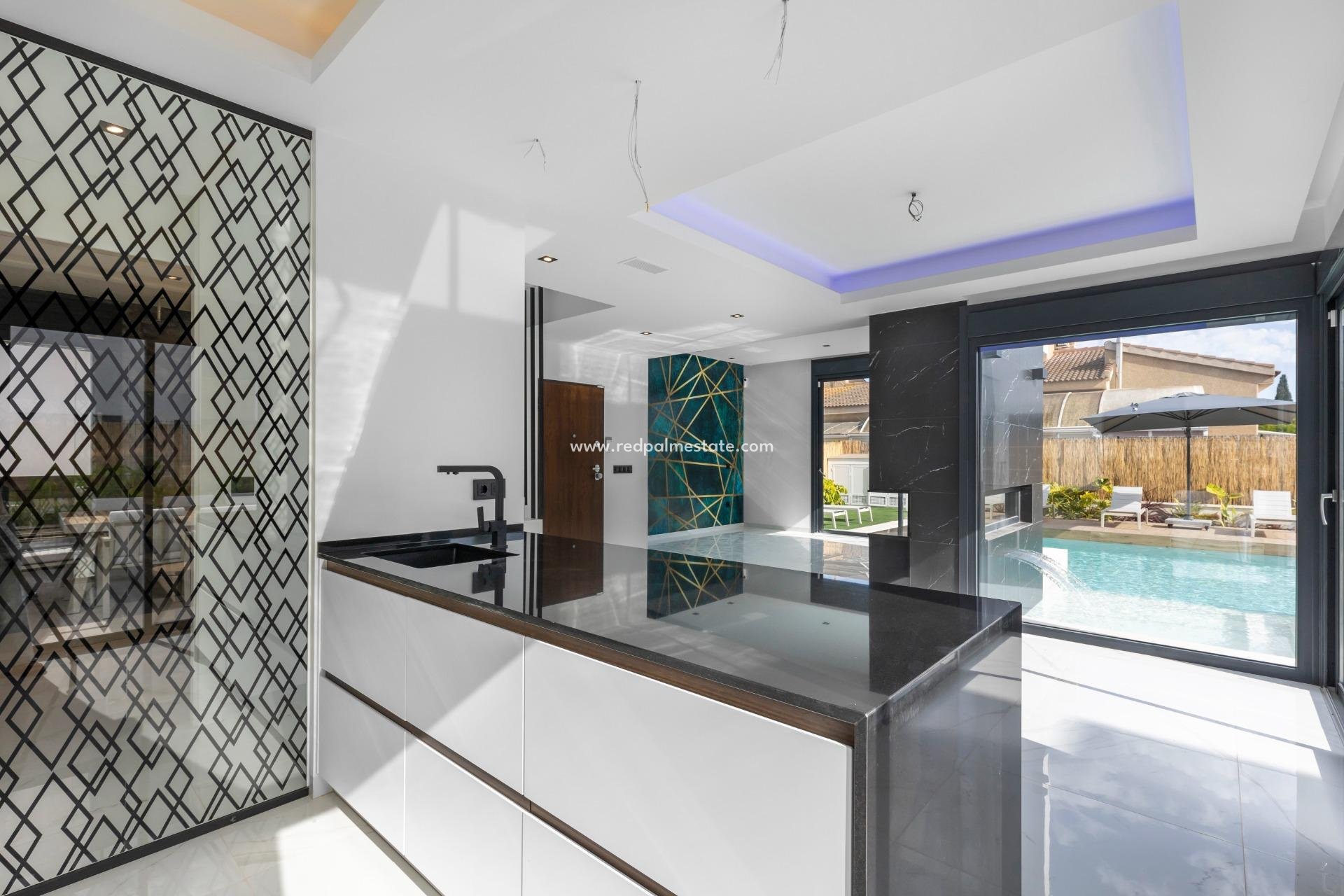 Återförsäljning - Villa -
Torrevieja - La Siesta - El Salado - Torreta