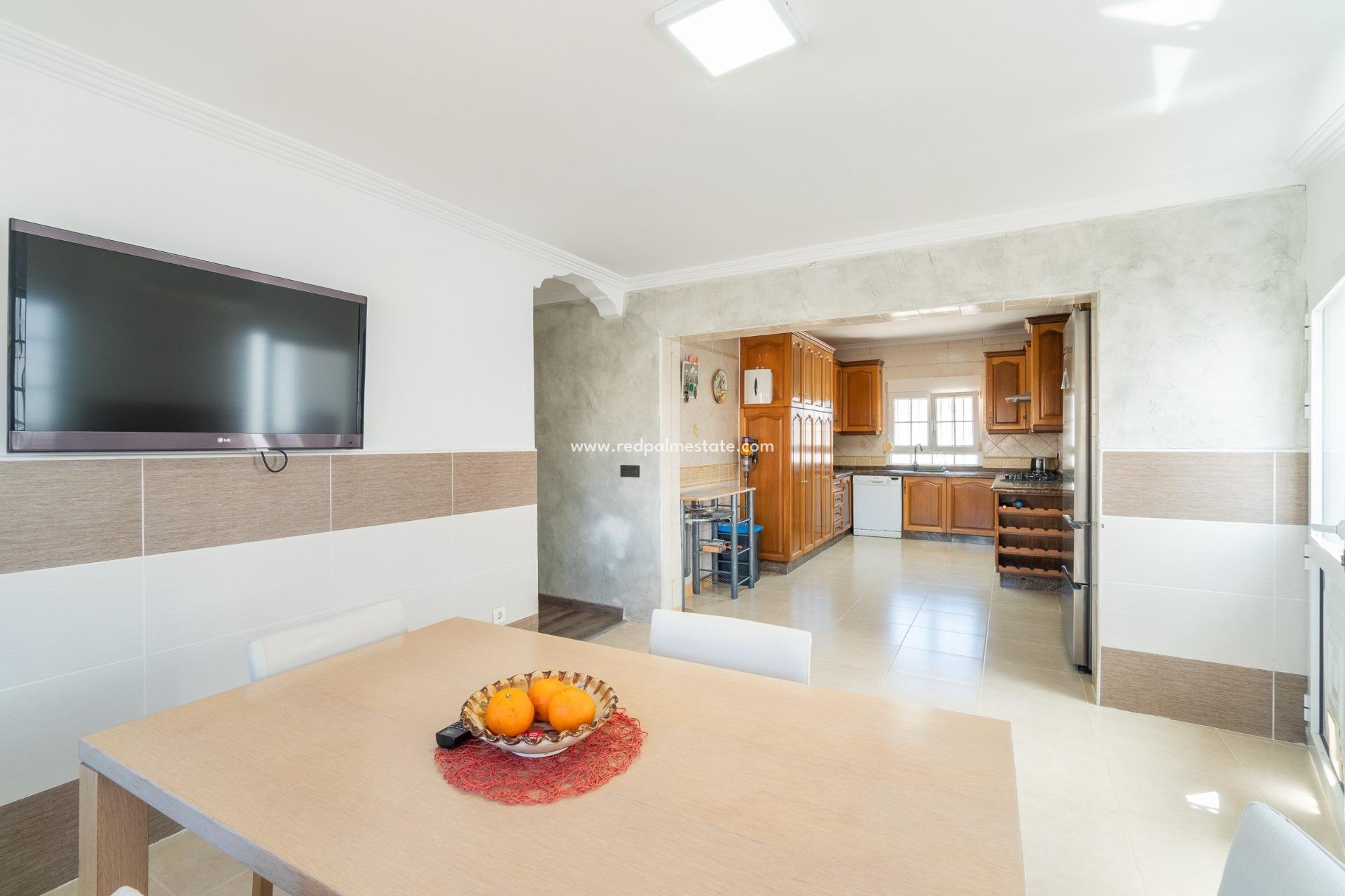 Återförsäljning - Villa -
Torrevieja - La Siesta - El Salado - Torreta