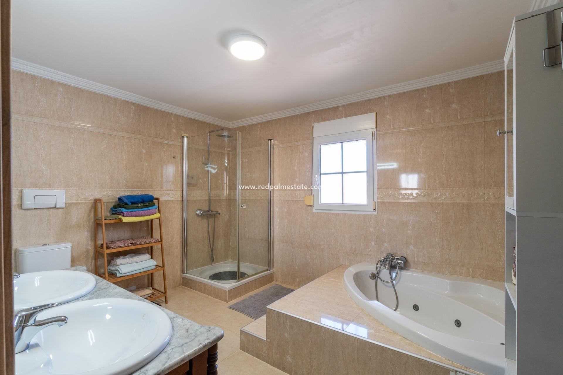 Återförsäljning - Villa -
Torrevieja - La Siesta - El Salado - Torreta