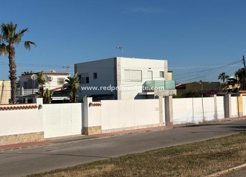 Återförsäljning - Villa -
Torrevieja - La Siesta - El Salado - Torreta