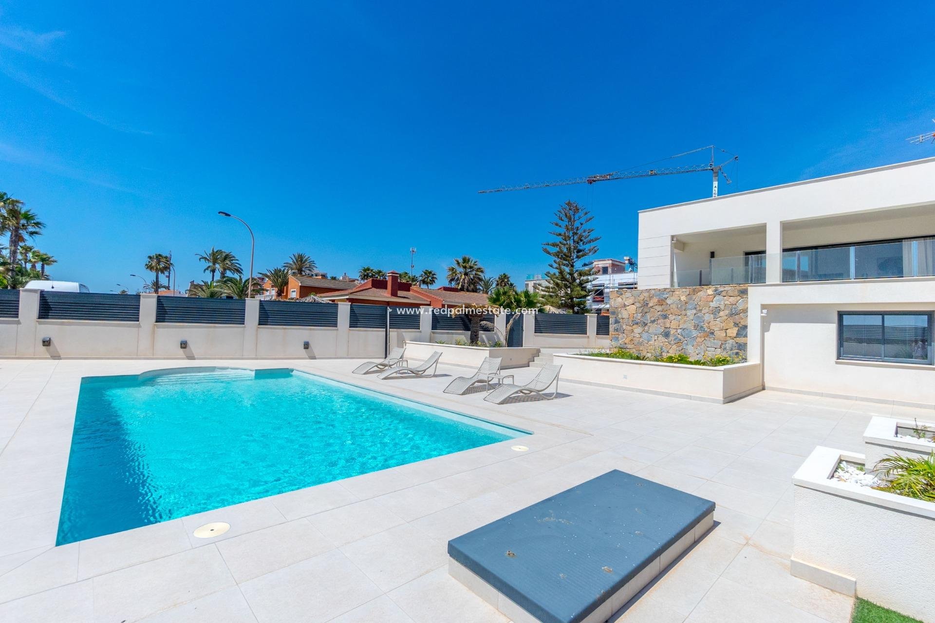Återförsäljning - Villa -
Torrevieja - La Veleta