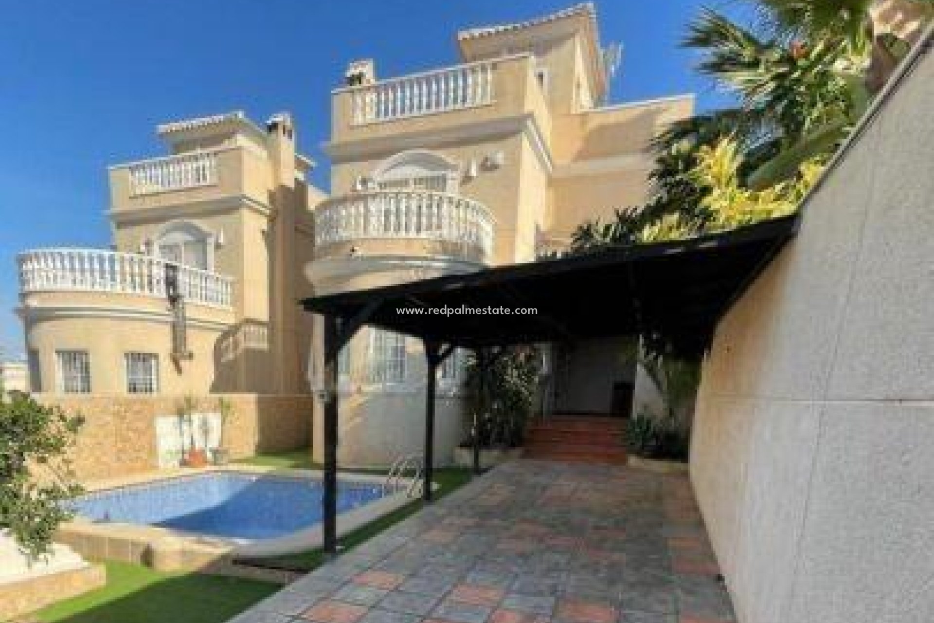 Återförsäljning - Villa -
Torrevieja - Los altos