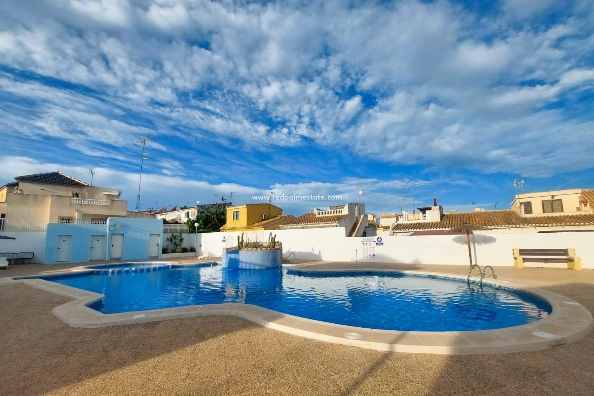 Återförsäljning - Villa -
Torrevieja - Los altos