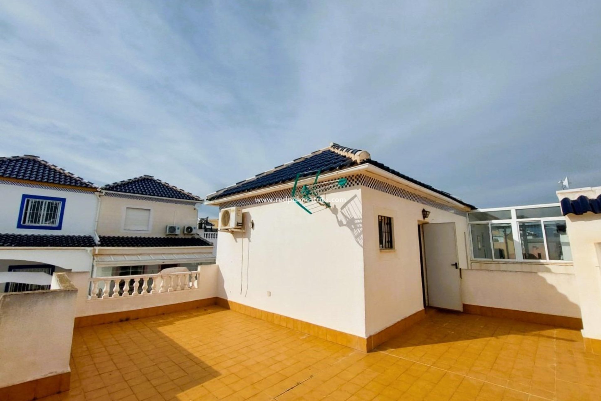 Återförsäljning - Villa -
Torrevieja - Los altos