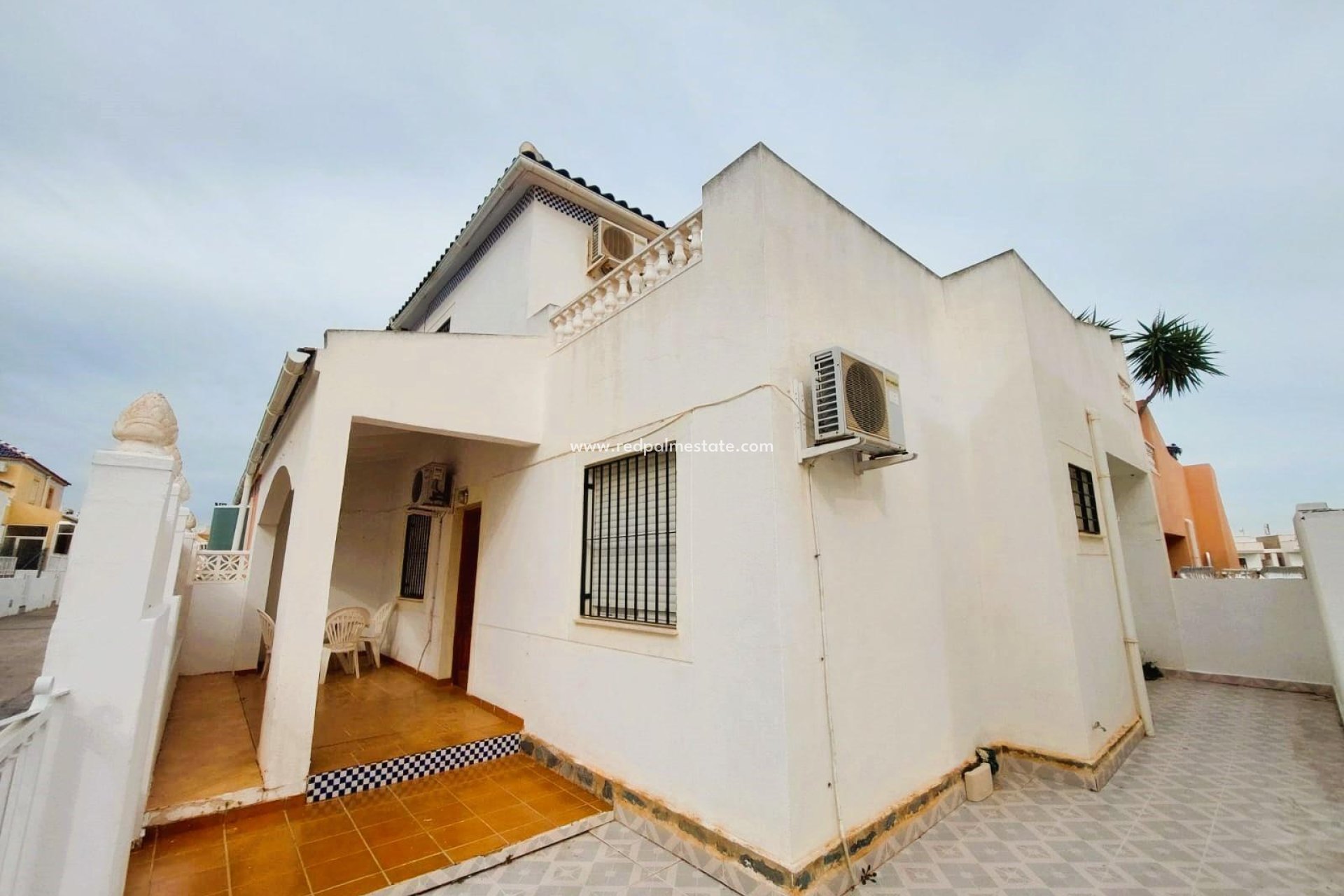 Återförsäljning - Villa -
Torrevieja - Los altos