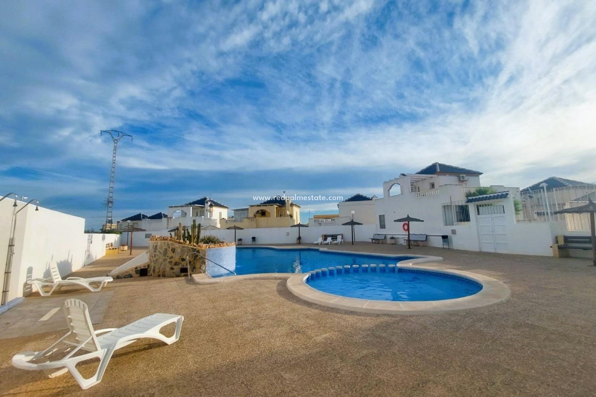 Återförsäljning - Villa -
Torrevieja - Los altos