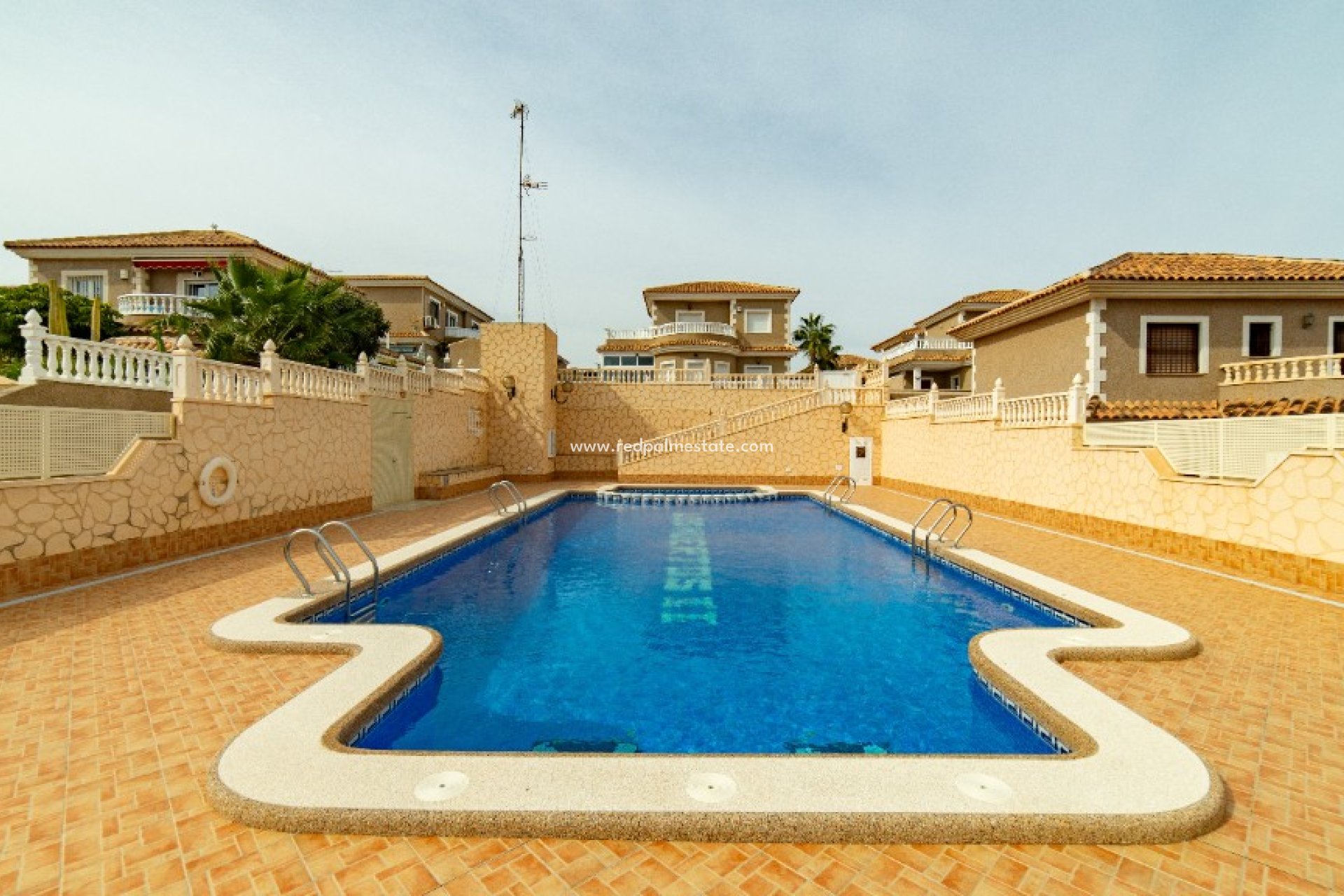 Återförsäljning - Villa -
Torrevieja - Los Altos