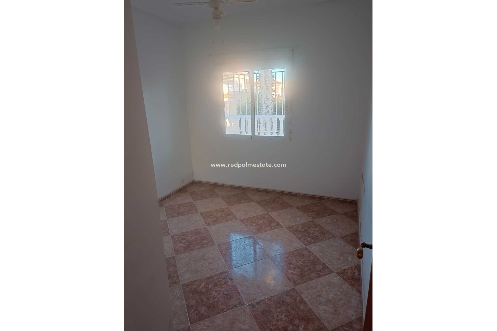 Återförsäljning - Villa -
Torrevieja - Los Altos