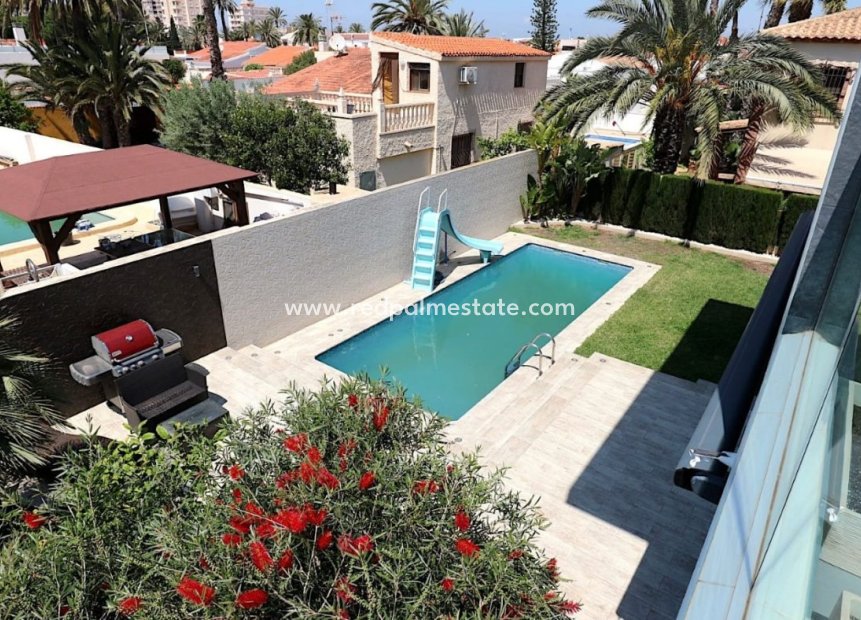 Återförsäljning - Villa -
Torrevieja - Los Angeles