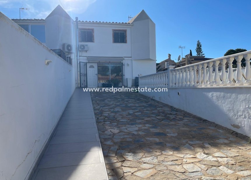 Återförsäljning - Villa -
Torrevieja - Los Balcones - Los Altos del Edén