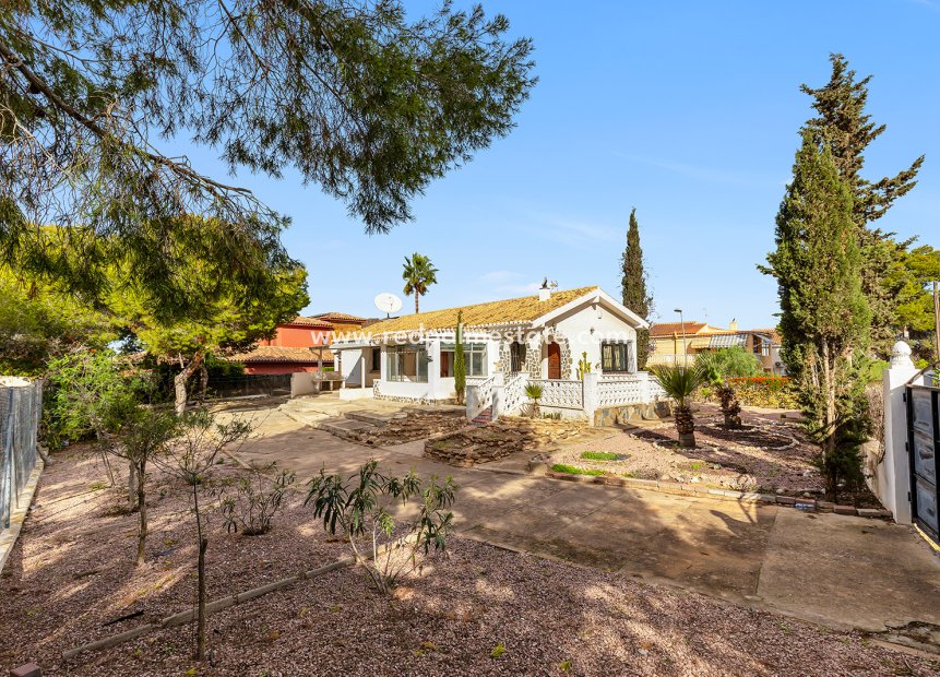 Återförsäljning - Villa -
Torrevieja - Los Balcones - Los Altos del Edén