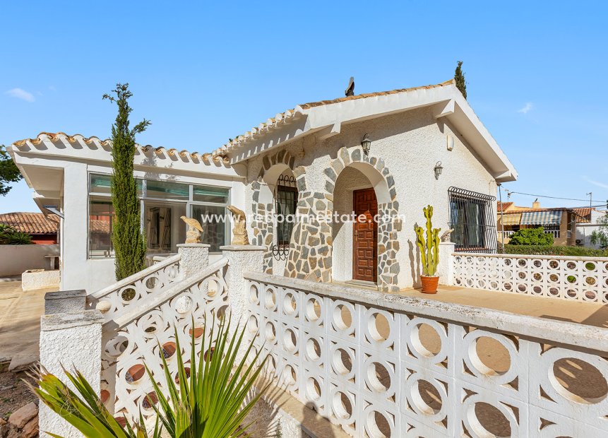 Återförsäljning - Villa -
Torrevieja - Los Balcones - Los Altos del Edén