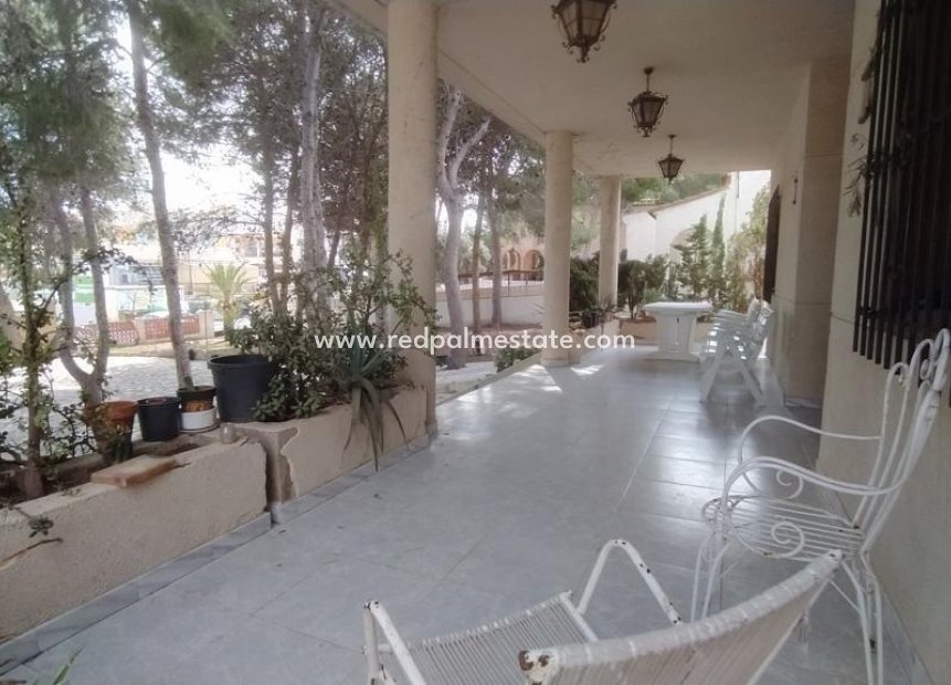 Återförsäljning - Villa -
Torrevieja - Los balcones
