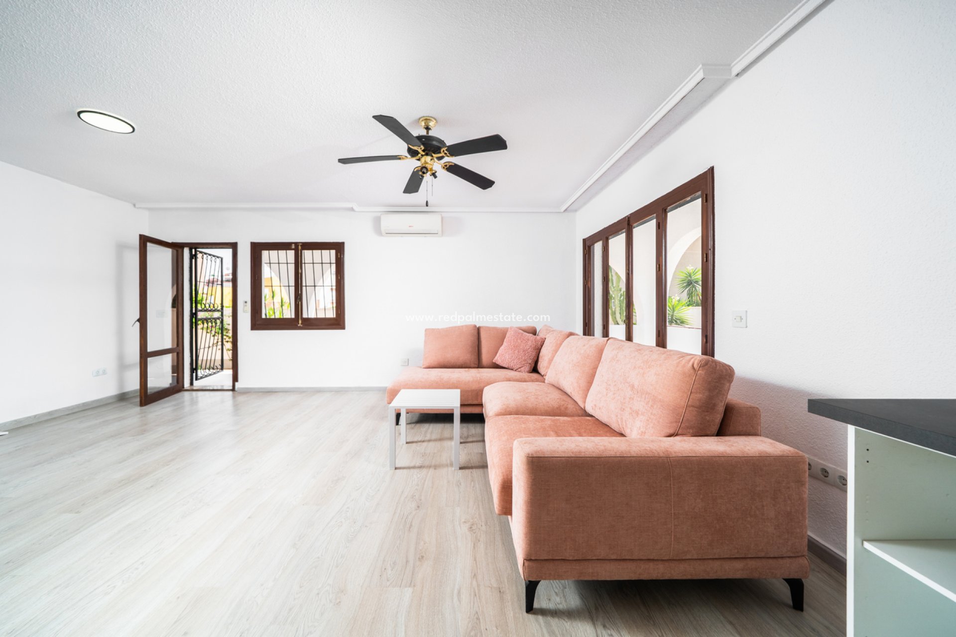 Återförsäljning - Villa -
Torrevieja - Los balcones