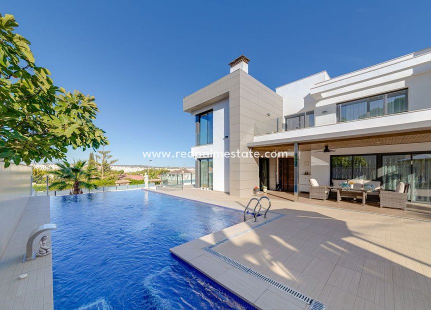 Återförsäljning - Villa -
Torrevieja - Los balcones
