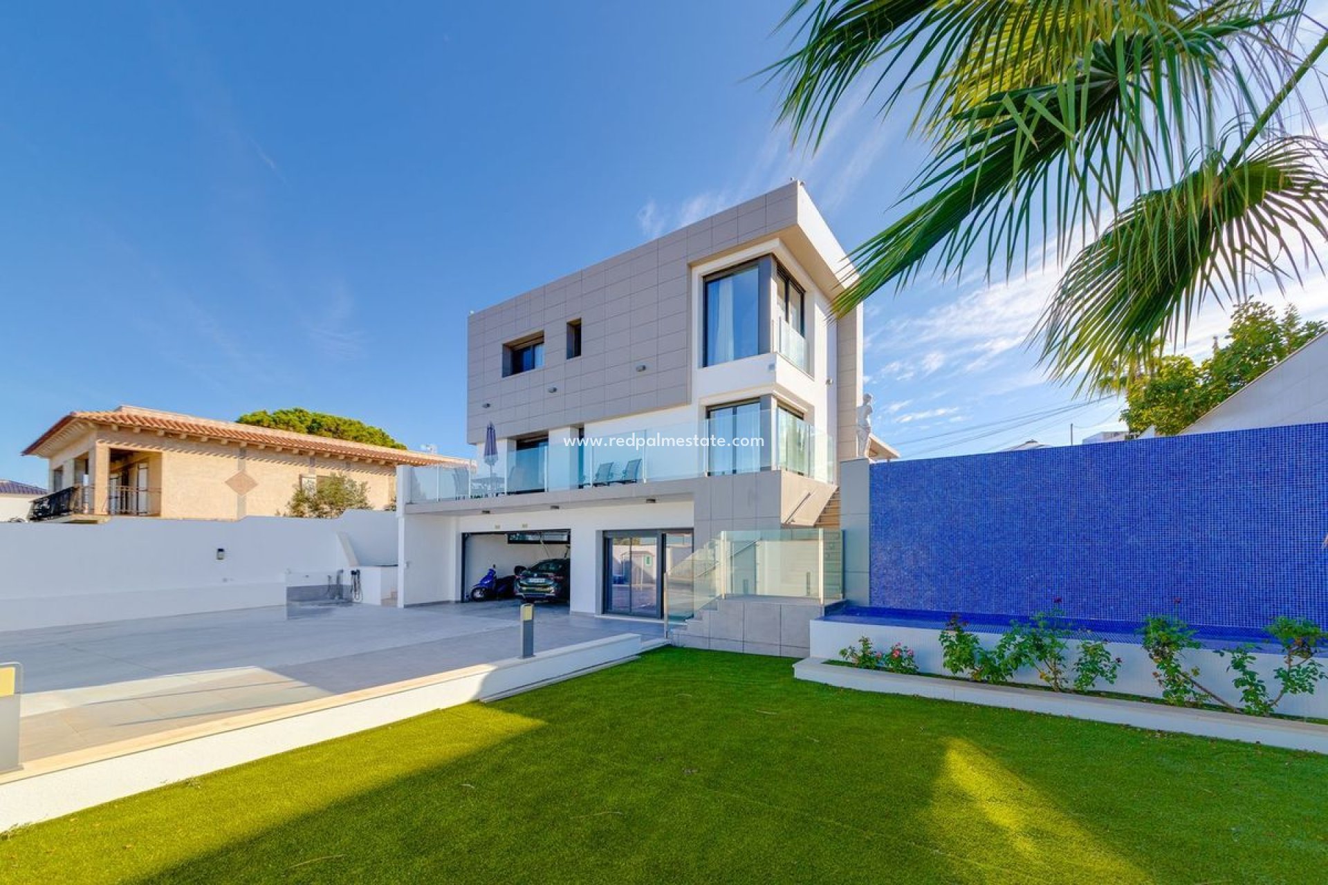 Återförsäljning - Villa -
Torrevieja - Los balcones