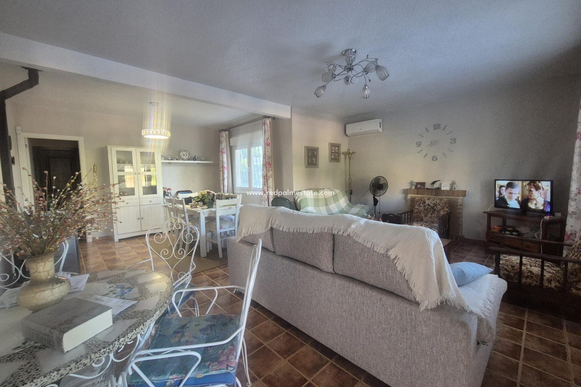 Återförsäljning - Villa -
Torrevieja - Los balcones