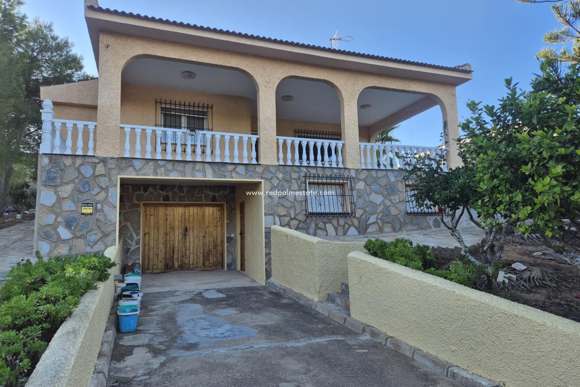 Återförsäljning - Villa -
Torrevieja - Los balcones
