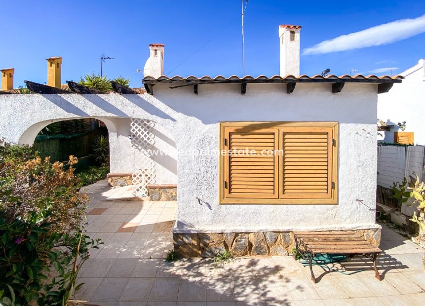 Återförsäljning - Villa -
Torrevieja - Los Balcones