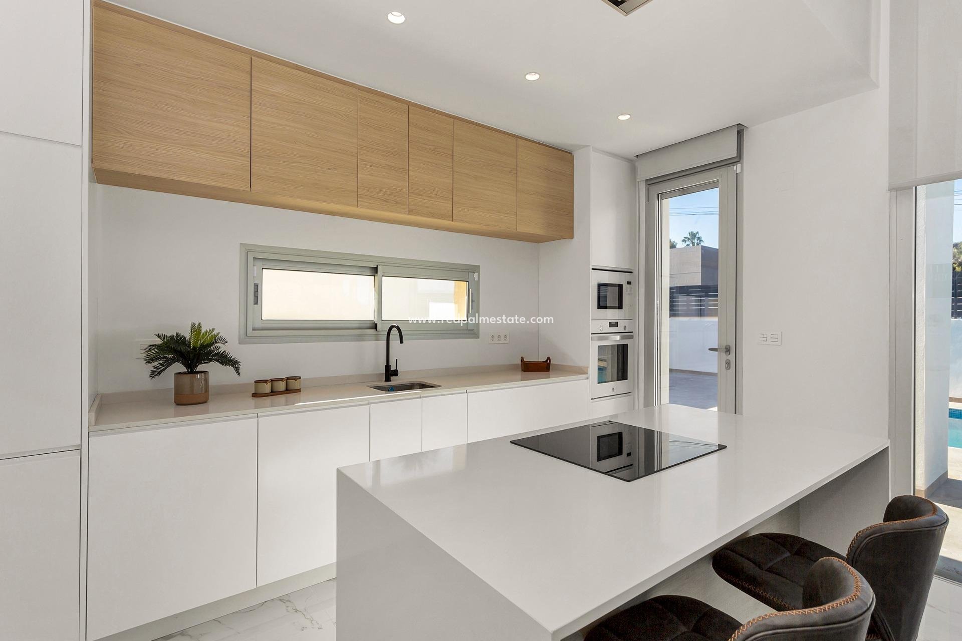 Återförsäljning - Villa -
Torrevieja - Los balcones