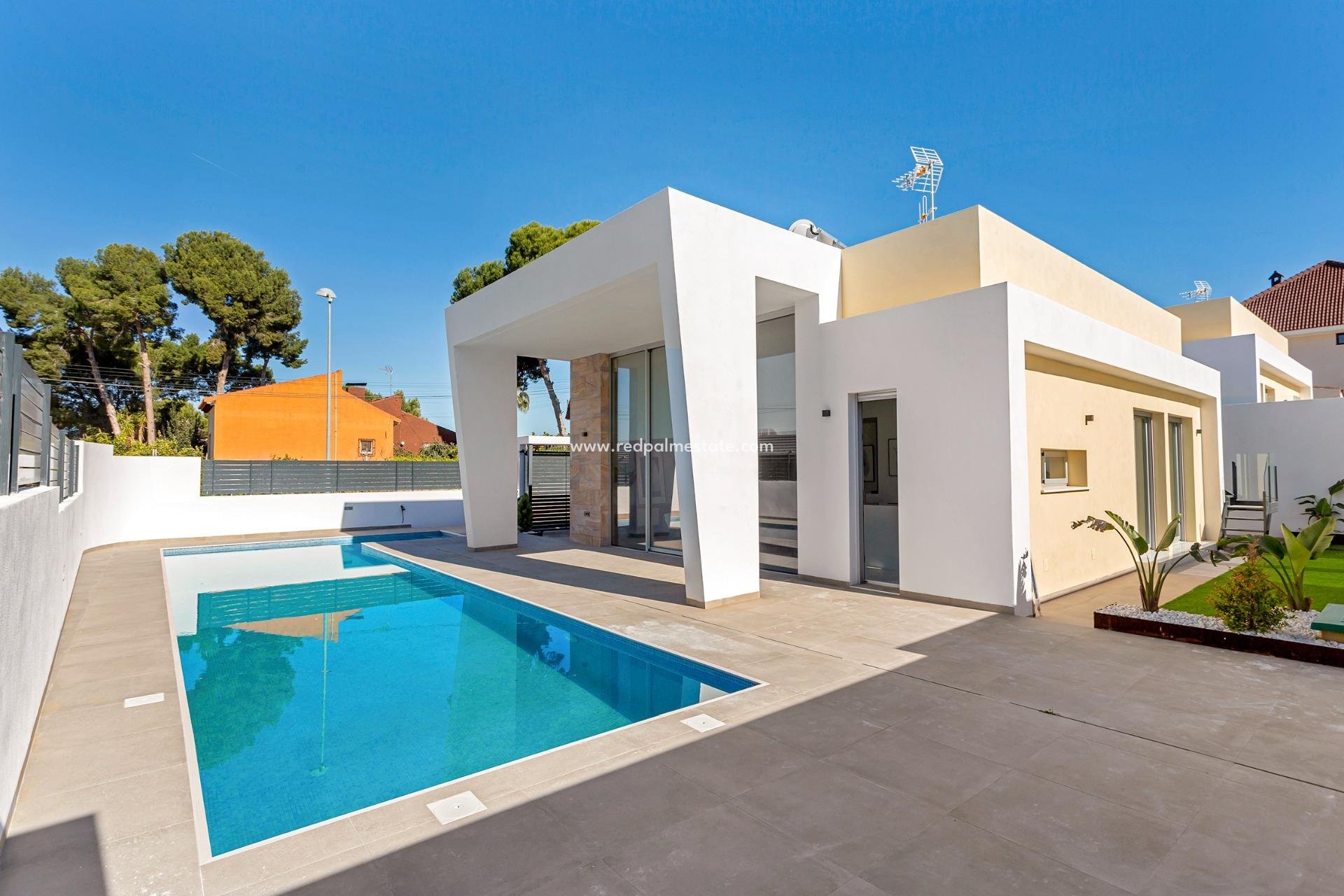 Återförsäljning - Villa -
Torrevieja - Los balcones