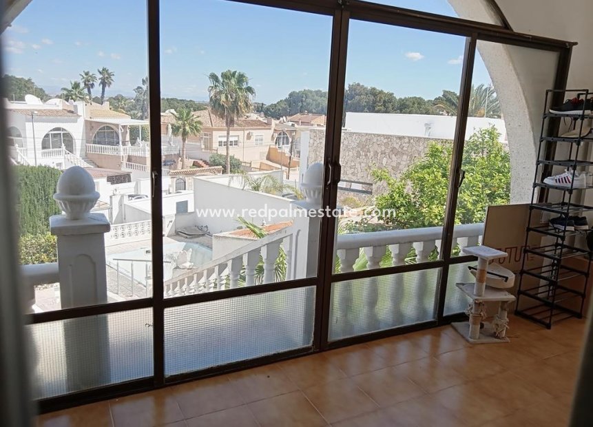 Återförsäljning - Villa -
Torrevieja - Los balcones