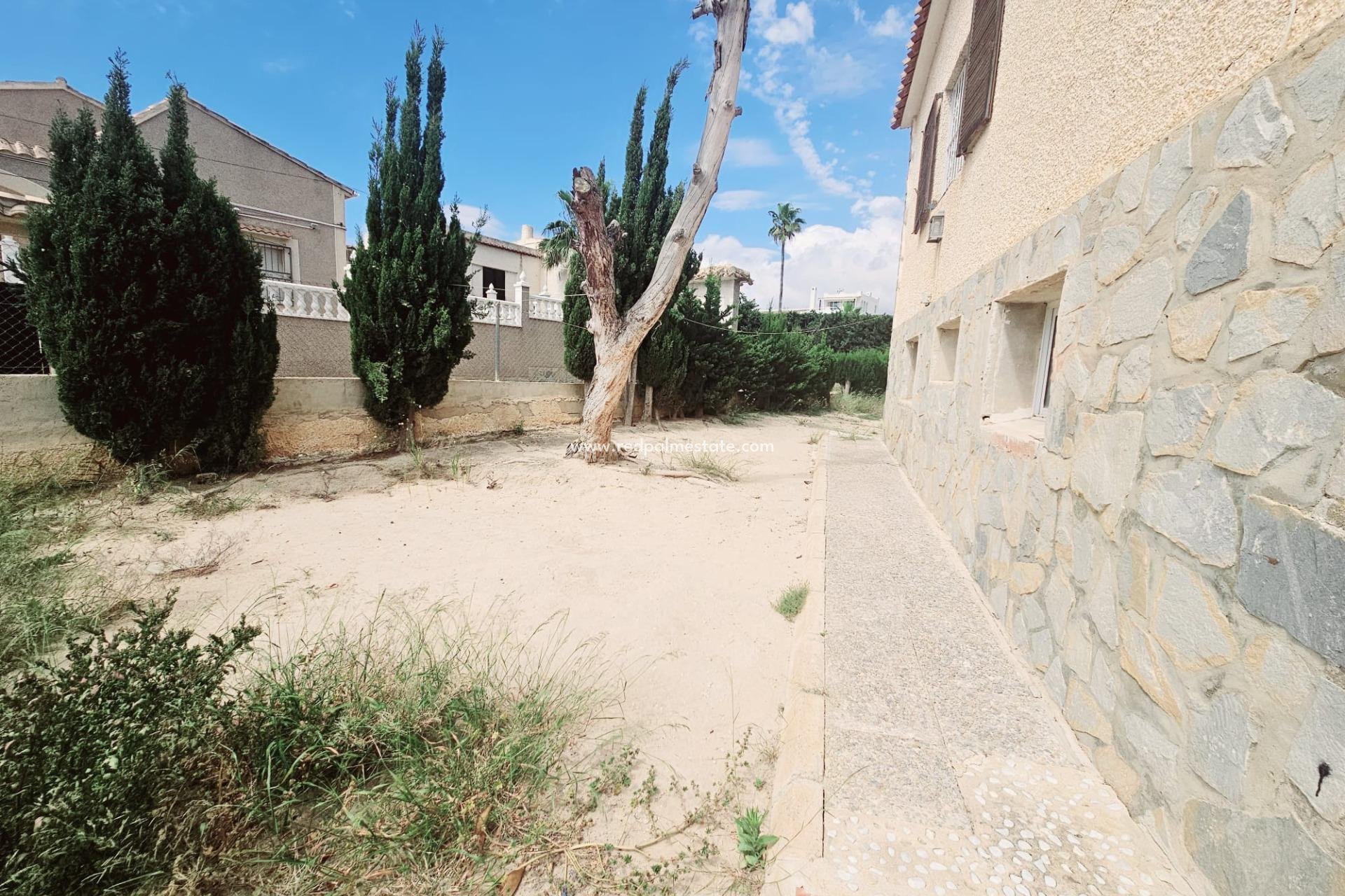 Återförsäljning - Villa -
Torrevieja - Los balcones