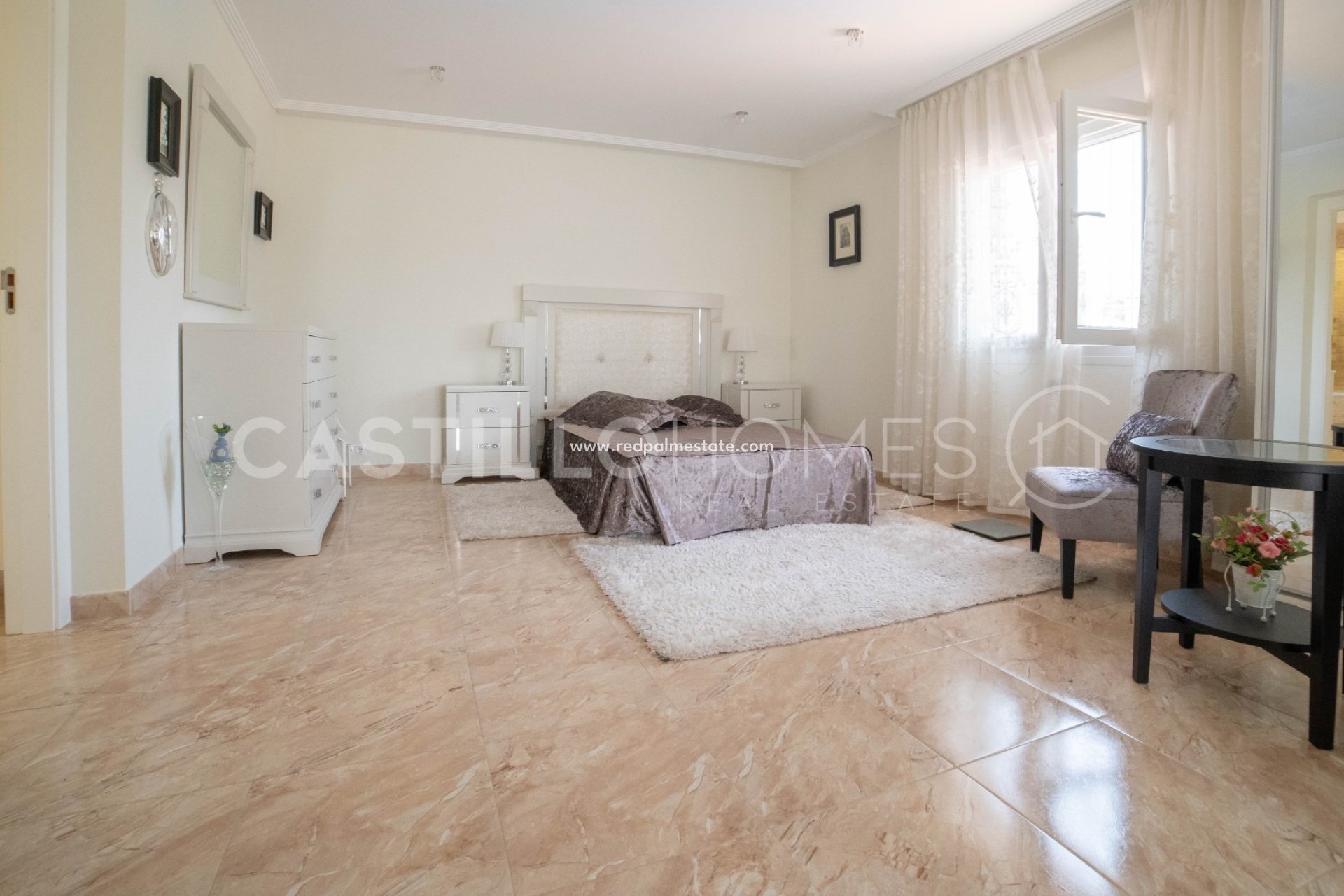 Återförsäljning - Villa -
Torrevieja - Los balcones