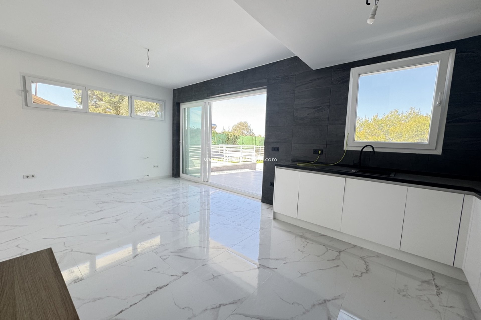 Återförsäljning - Villa -
Torrevieja - Los balcones