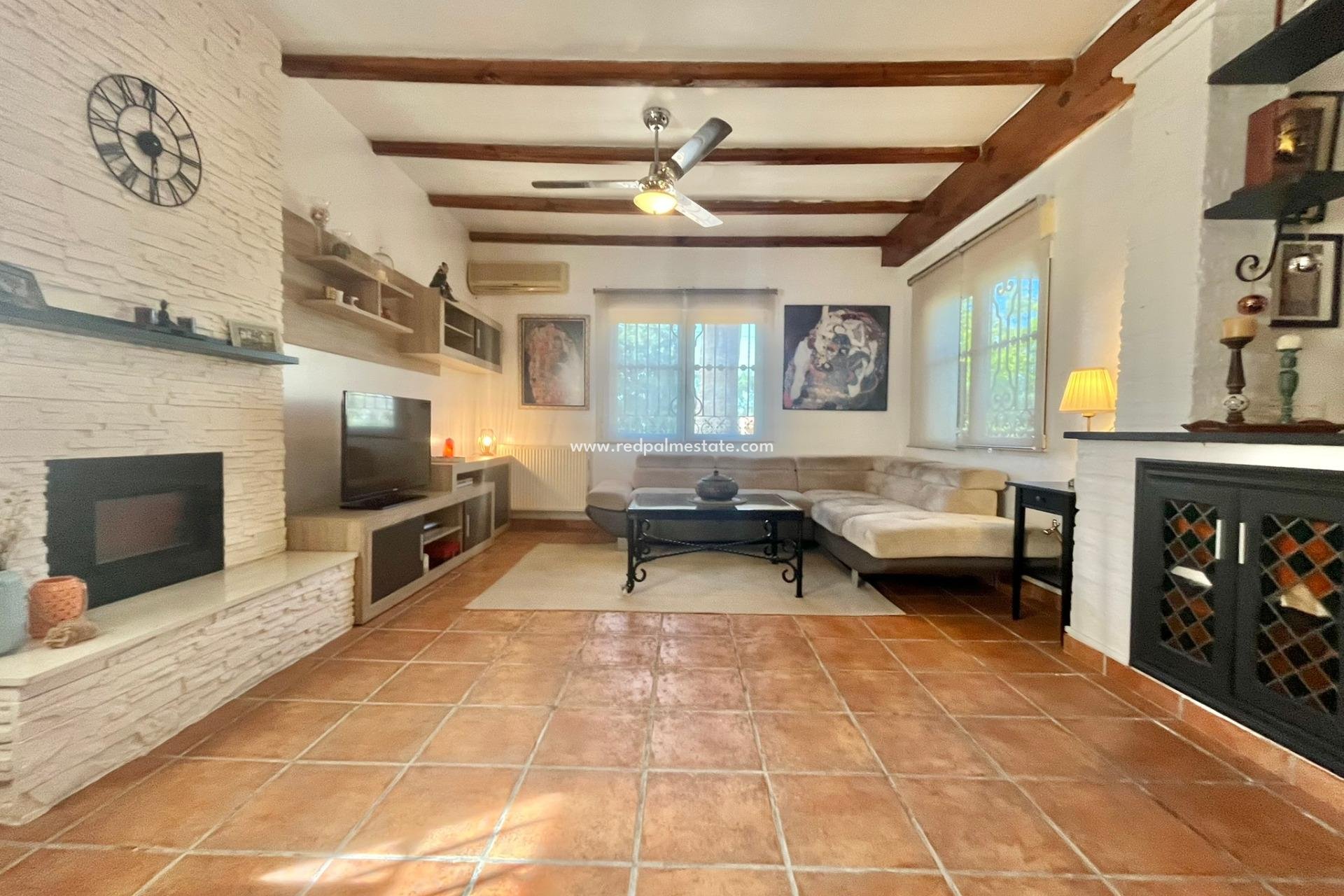 Återförsäljning - Villa -
Torrevieja - Los balcones