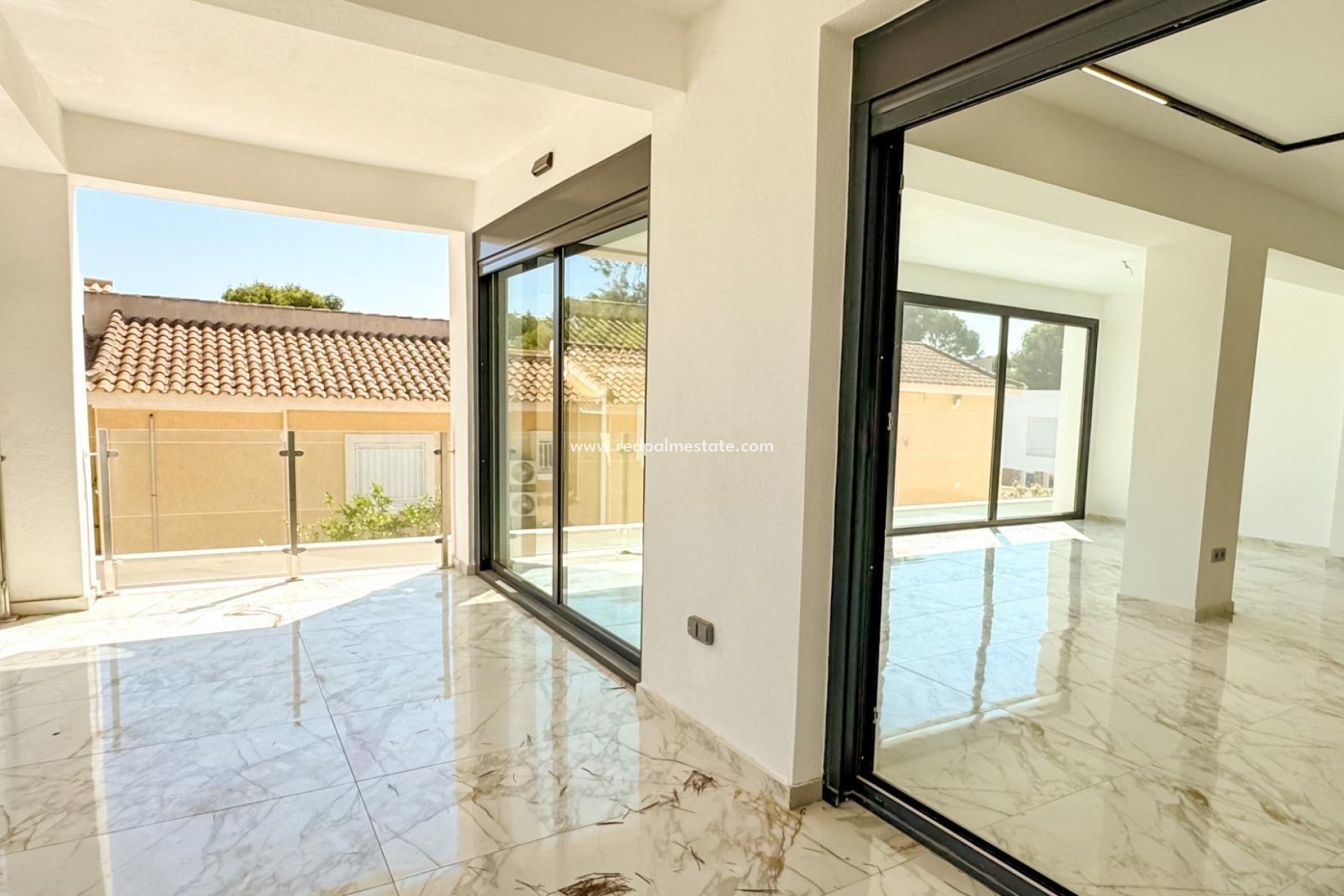 Återförsäljning - Villa -
Torrevieja - Los balcones