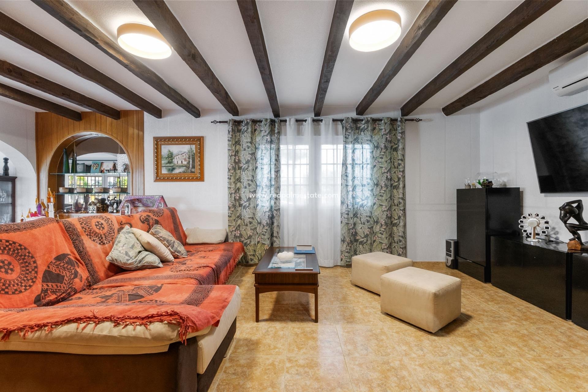 Återförsäljning - Villa -
Torrevieja - Los balcones