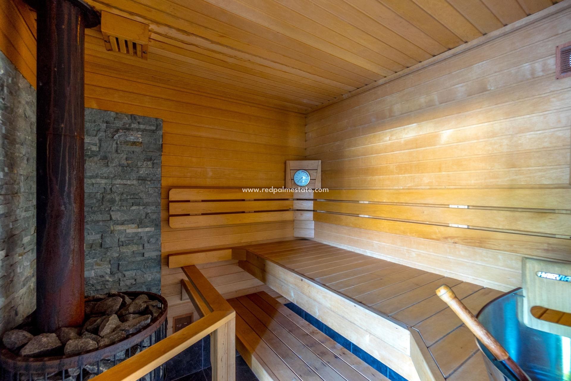 Återförsäljning - Villa -
Torrevieja - Los balcones