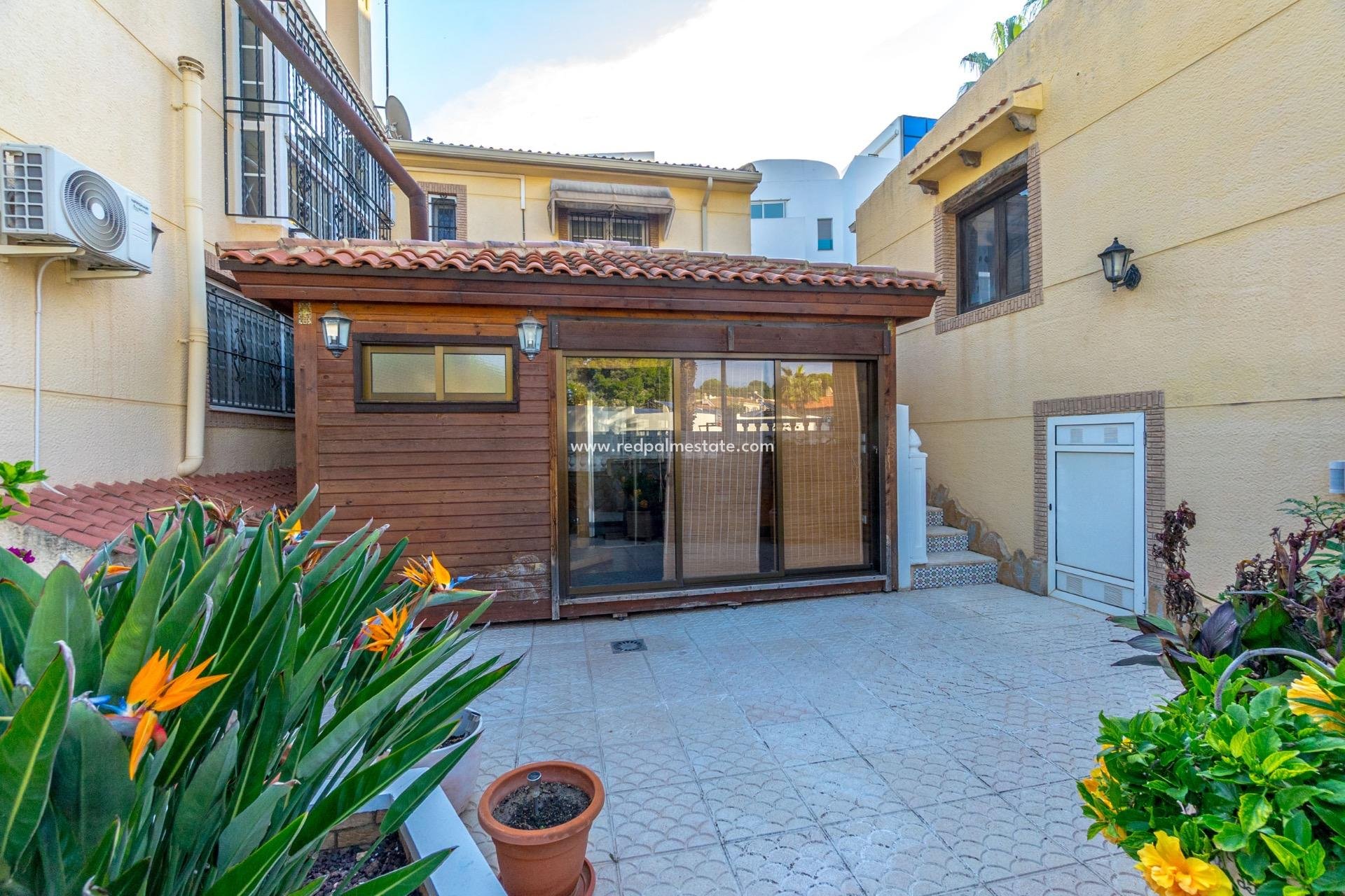 Återförsäljning - Villa -
Torrevieja - Los balcones