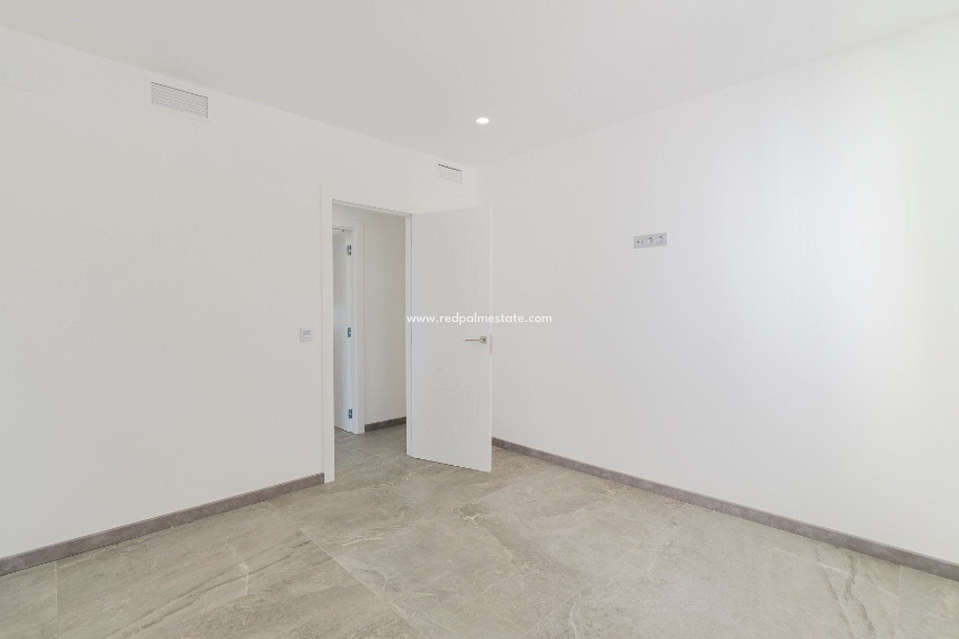 Återförsäljning - Villa -
Torrevieja - Los balcones