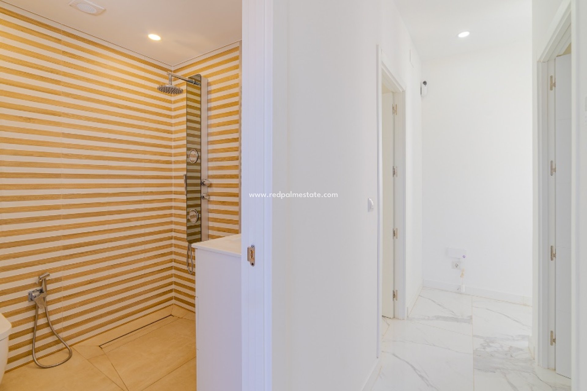 Återförsäljning - Villa -
Torrevieja - Los balcones