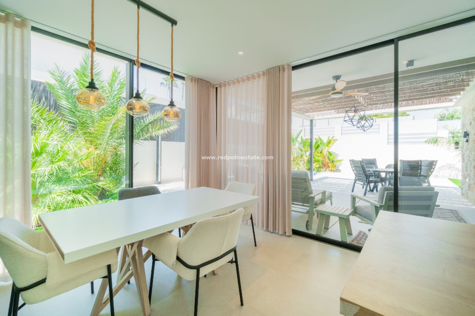 Återförsäljning - Villa -
Torrevieja - Los balcones