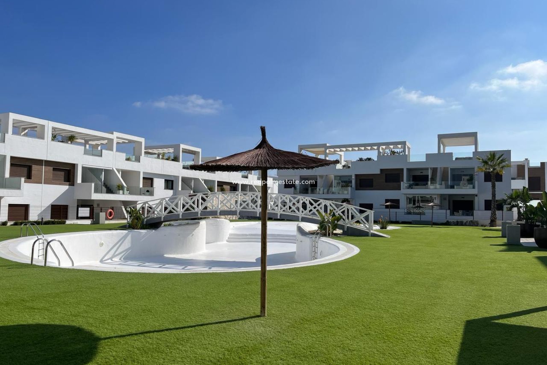 Återförsäljning - Villa -
Torrevieja - Los balcones