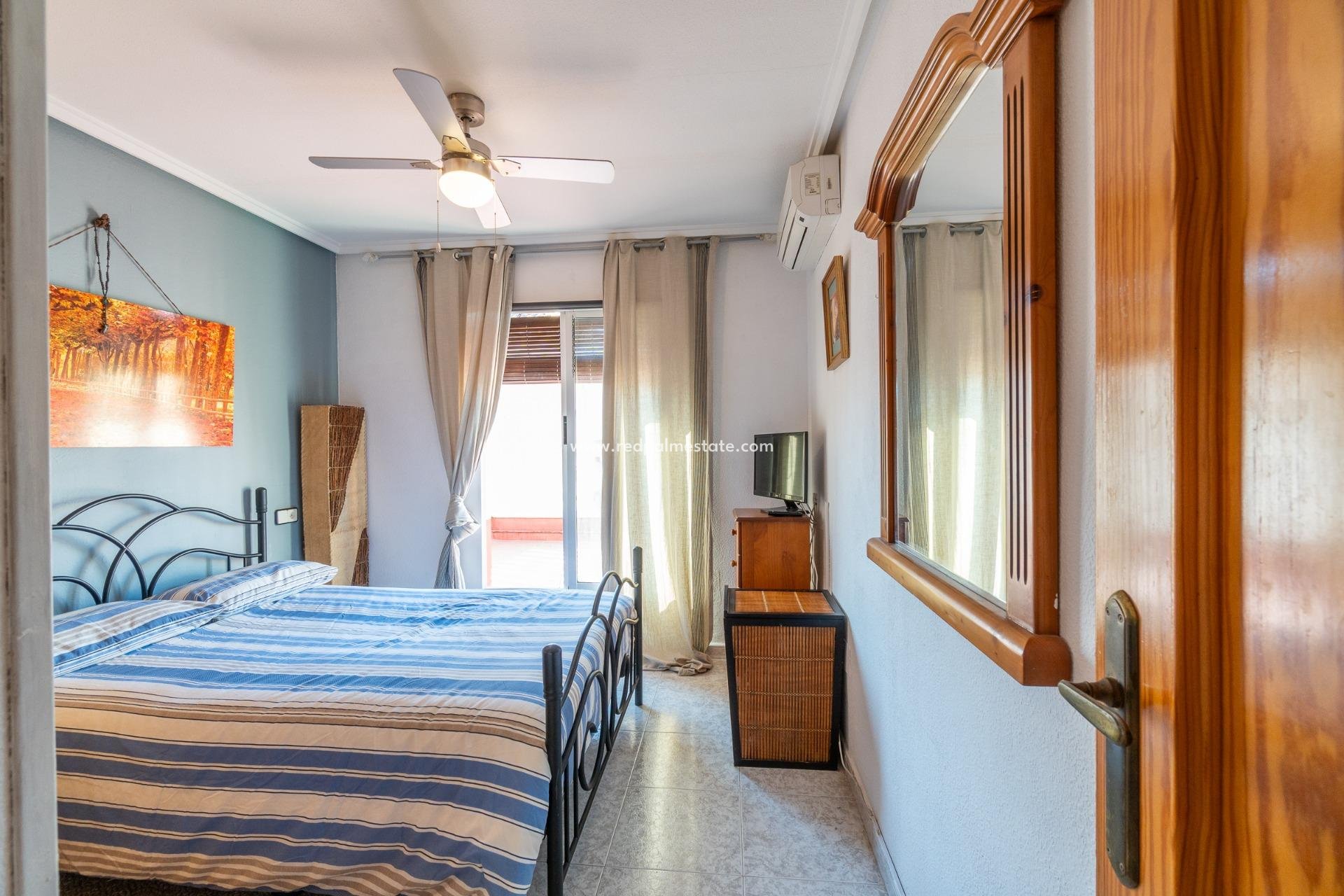 Återförsäljning - Villa -
Torrevieja - Los balcones