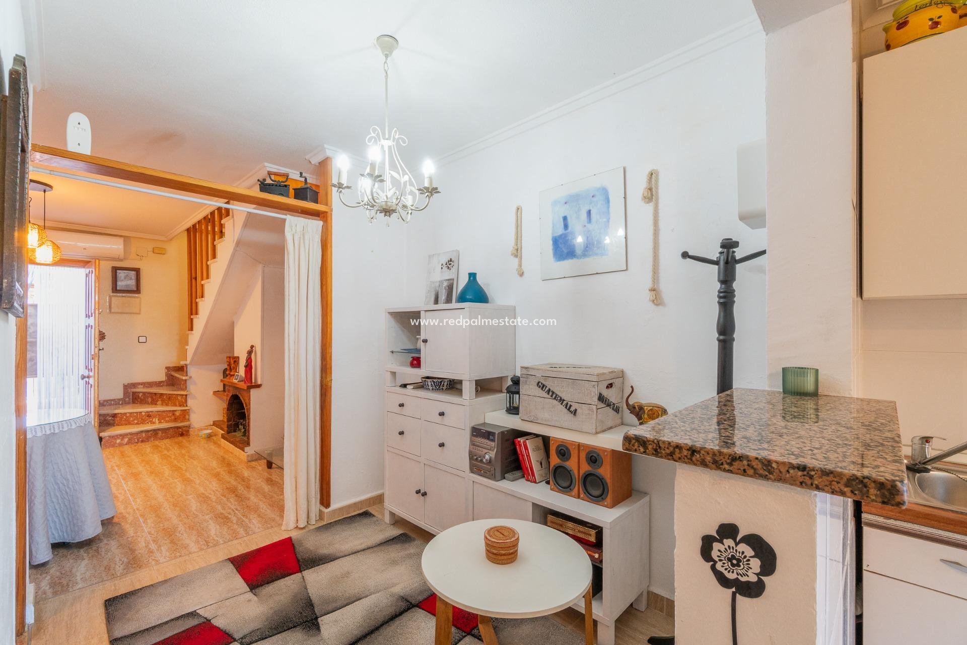 Återförsäljning - Villa -
Torrevieja - Los balcones