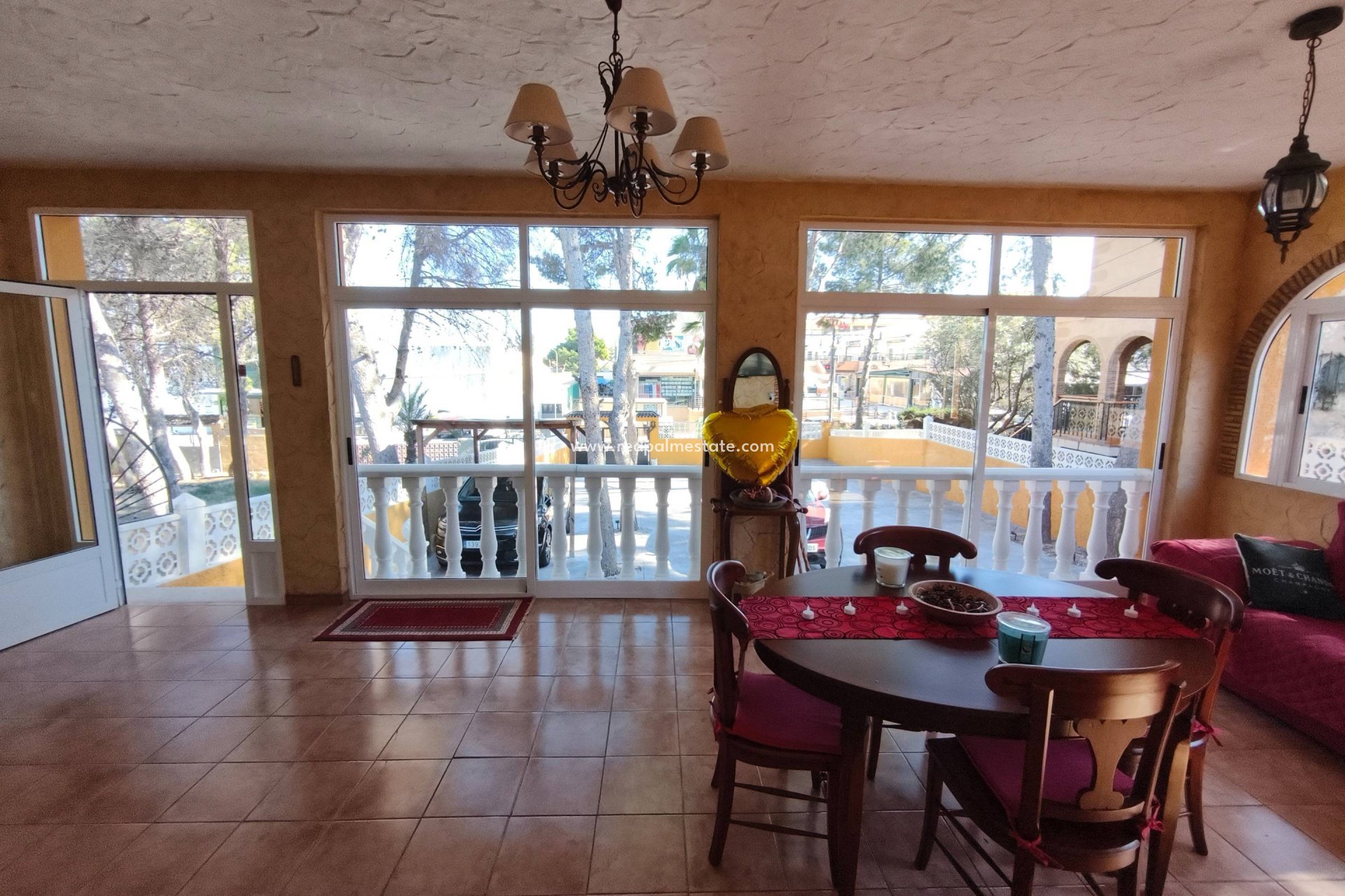 Återförsäljning - Villa -
Torrevieja - Los balcones