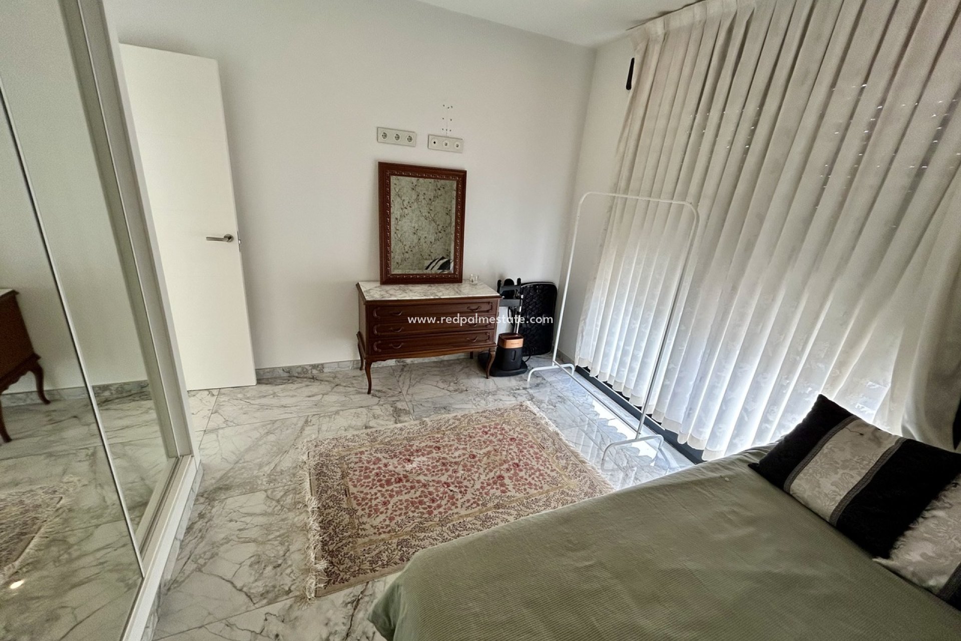 Återförsäljning - Villa -
Torrevieja - Los balcones