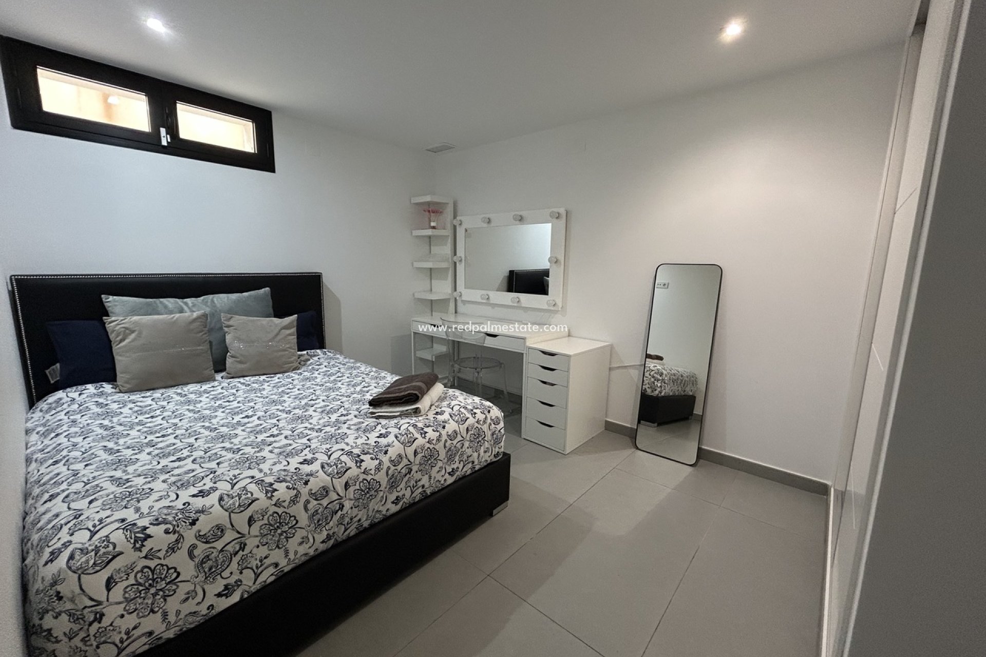 Återförsäljning - Villa -
Torrevieja - Los balcones