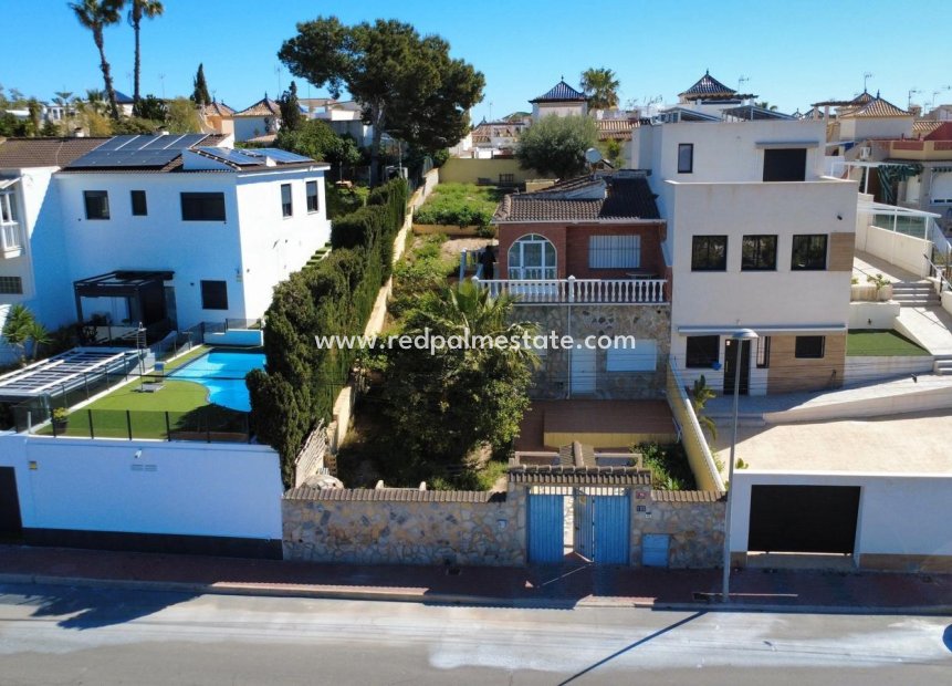 Återförsäljning - Villa -
Torrevieja - Los balcones